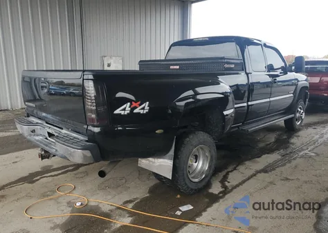 2002 Chevrolet Silverado K3500 из США, поврежденный, VIN 1GCJK39UX2E215056